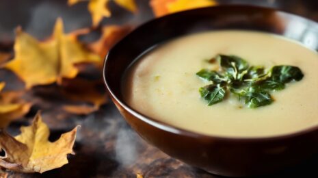 Нежный осенний суп с пряными нотками и сливочной текстурой